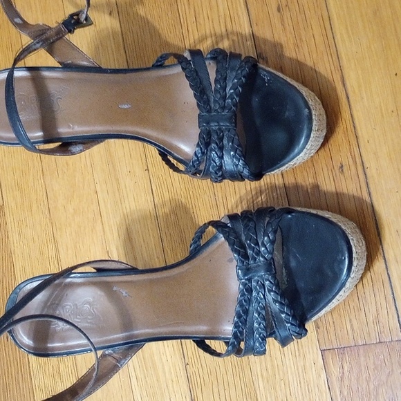 Carlos Santana Strappy Heels - Picture 2 of 7